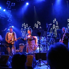 BLUES AID HAMBURG