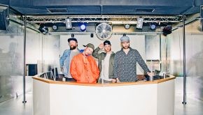 FÜNF STERNE DELUXE feat. TOYTOY plays SILLIUM