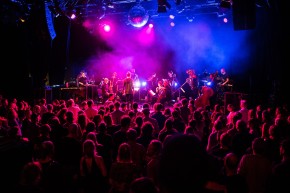 ORCHESTER IM TREPPENHAUS