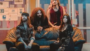 SIENA ROOT – Acoustic, Unplugged & Seated